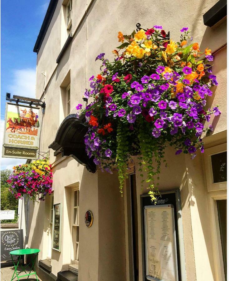 The Coach And Horses Inn Chepstow Esterno foto